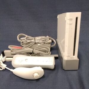 Nintendo Wii Console - White and Gray